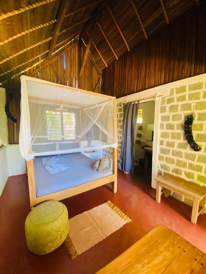 Tamarin Lodge Ампангоринана Экстерьер фото